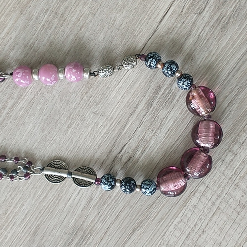 Artistic purple pink blue speckled metal transparent bead necklace